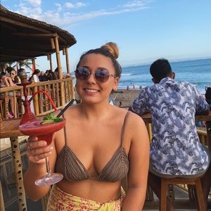 Meet your Posher, Hanna